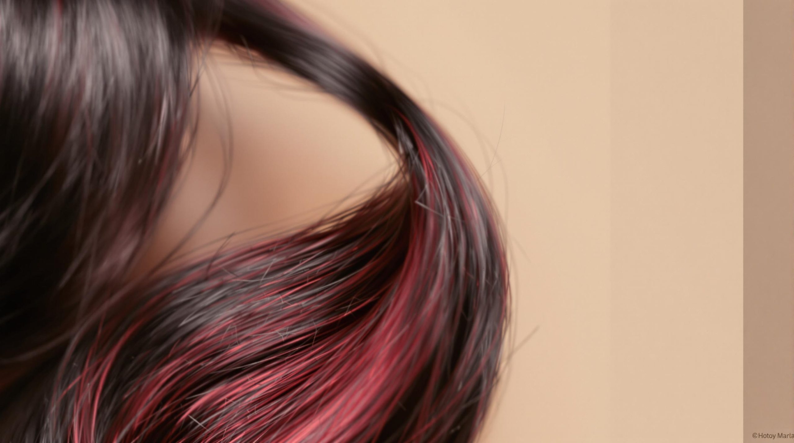 Tout savoir sur la coloration noir cerise - Maquillage Yeux Marron